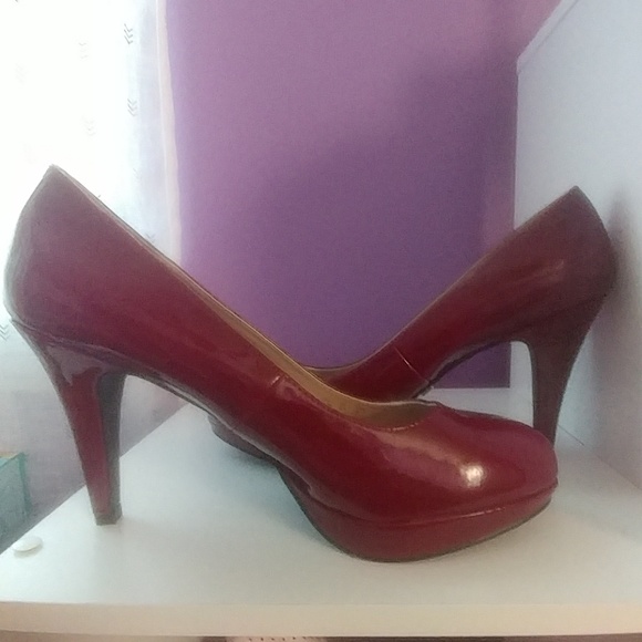Heels - Picture 4 of 5